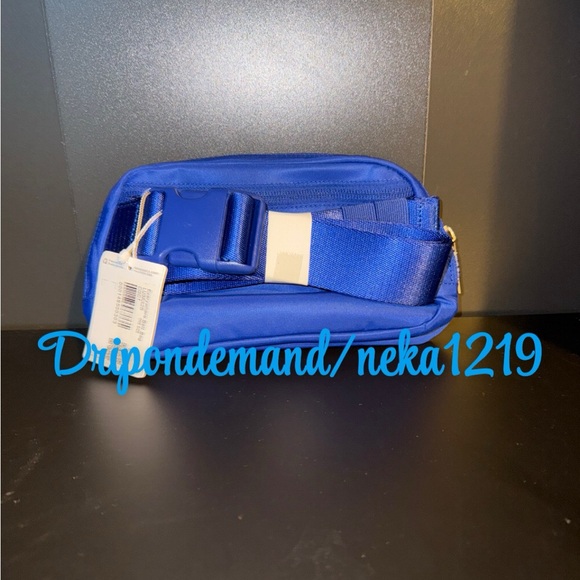 Lululemon Everywhere Belt Bag 1L- College Cobalt - Picture 4 of 8